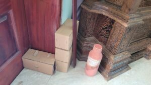 diệt mối bằng cách đặt mồi nhử dẫn dụ mối